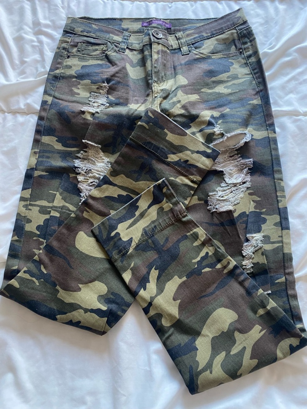 Camo Wide-Leg Distressed Jeans - Green Camouflage